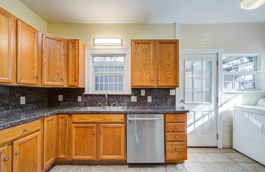 512 W Pierce Street - Photo 11