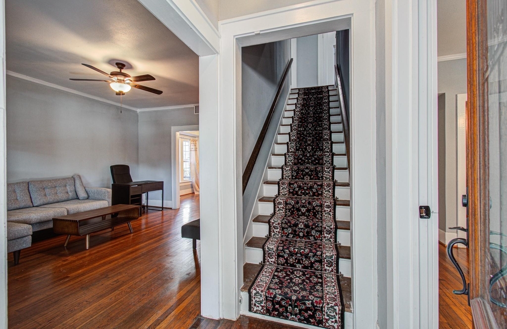512 W Pierce Street - Photo 3