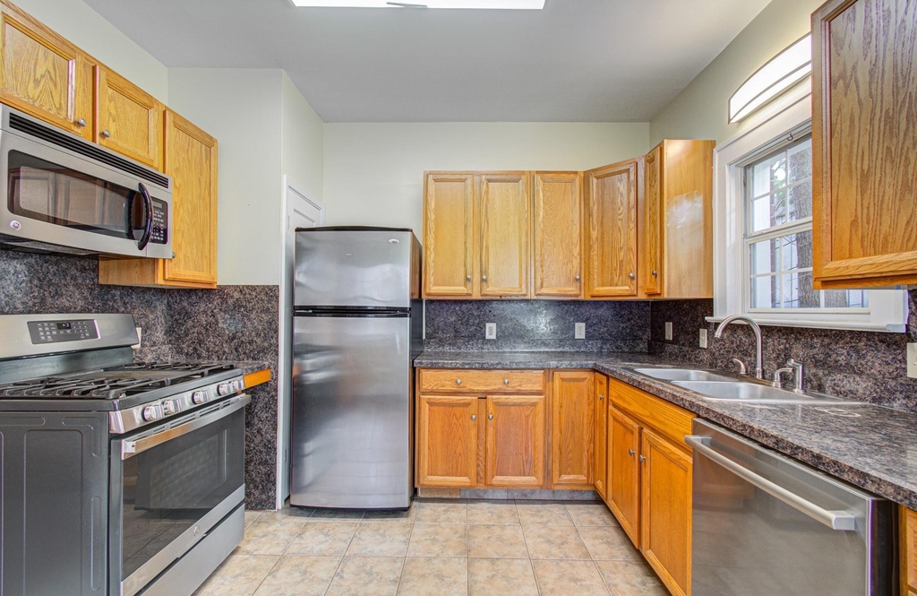 512 W Pierce Street - Photo 10