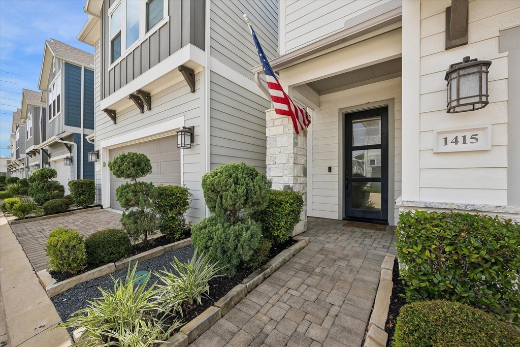 1415 Biondo Way - Photo 18