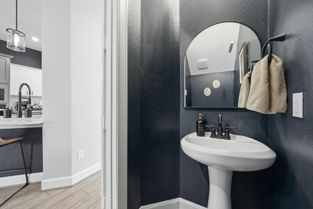1109 Robbie Street - Photo 5