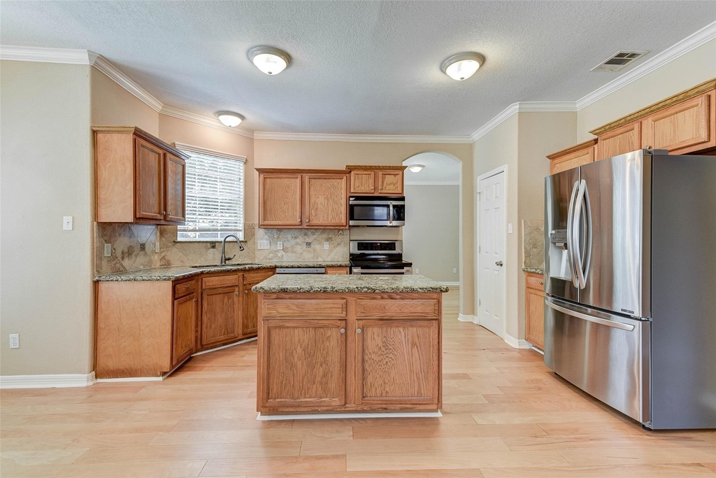 2919 Crest Park Drive - Photo 4