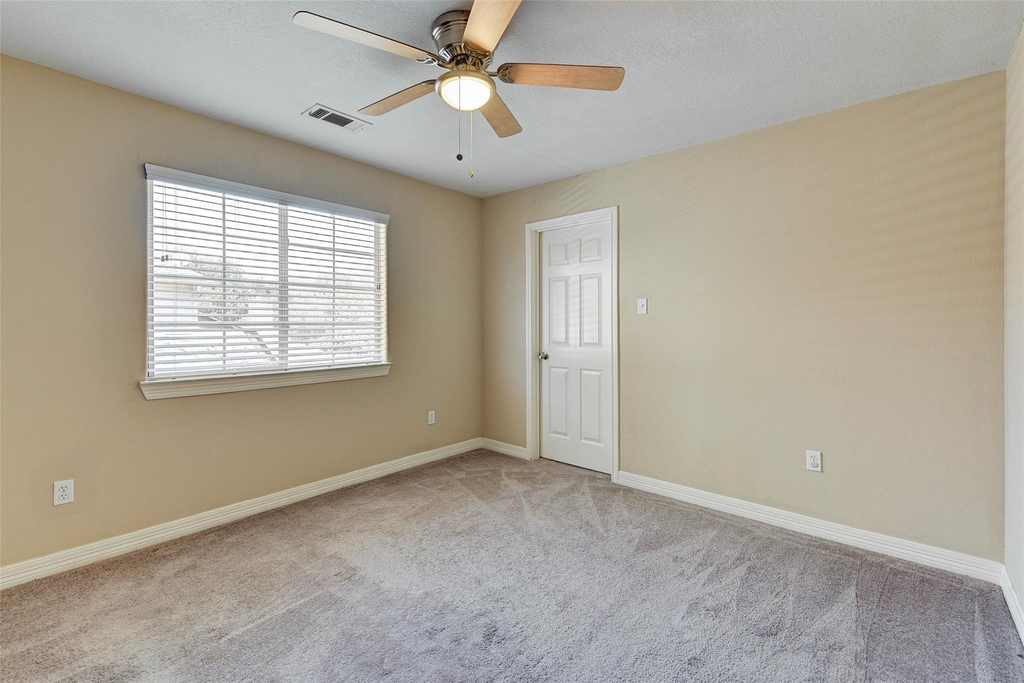 2919 Crest Park Drive - Photo 16