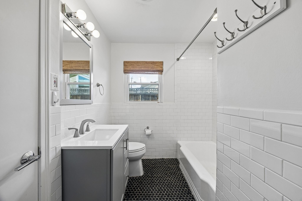 3010 Conway Street - Photo 8