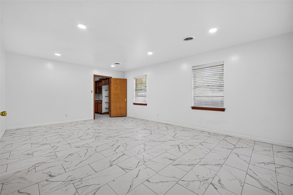 16407 Mahan Road - Photo 11