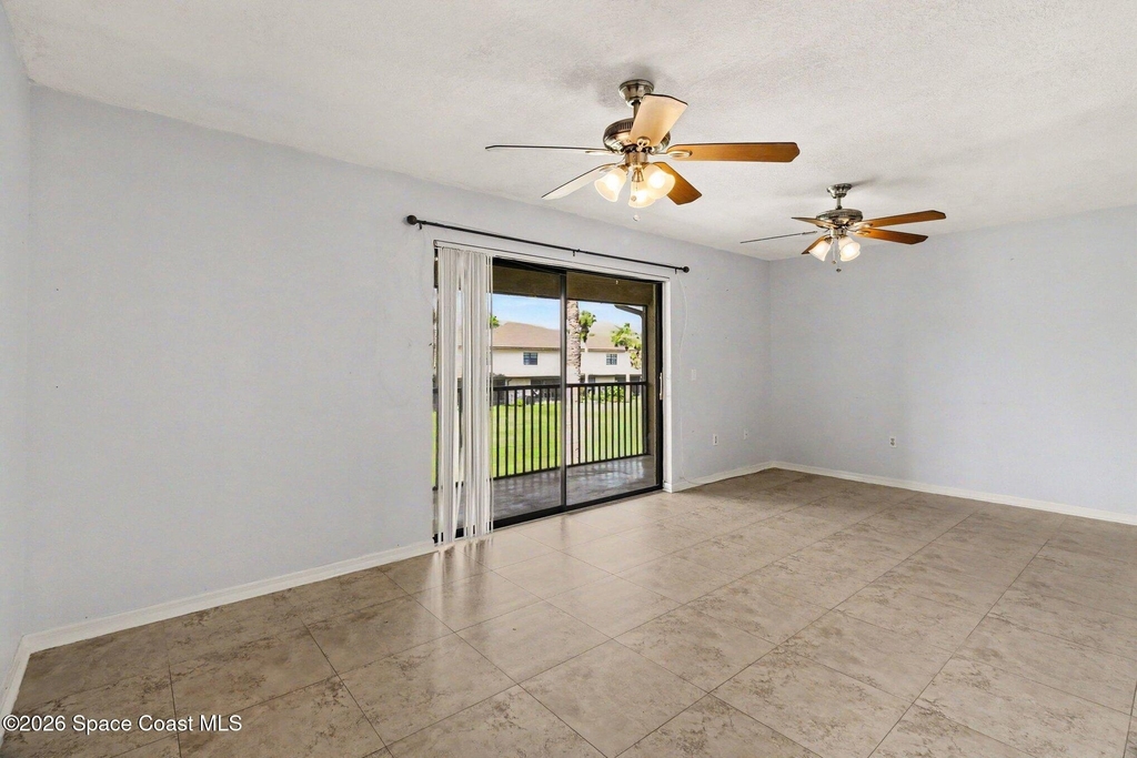 1066 Ellen Court - Photo 6