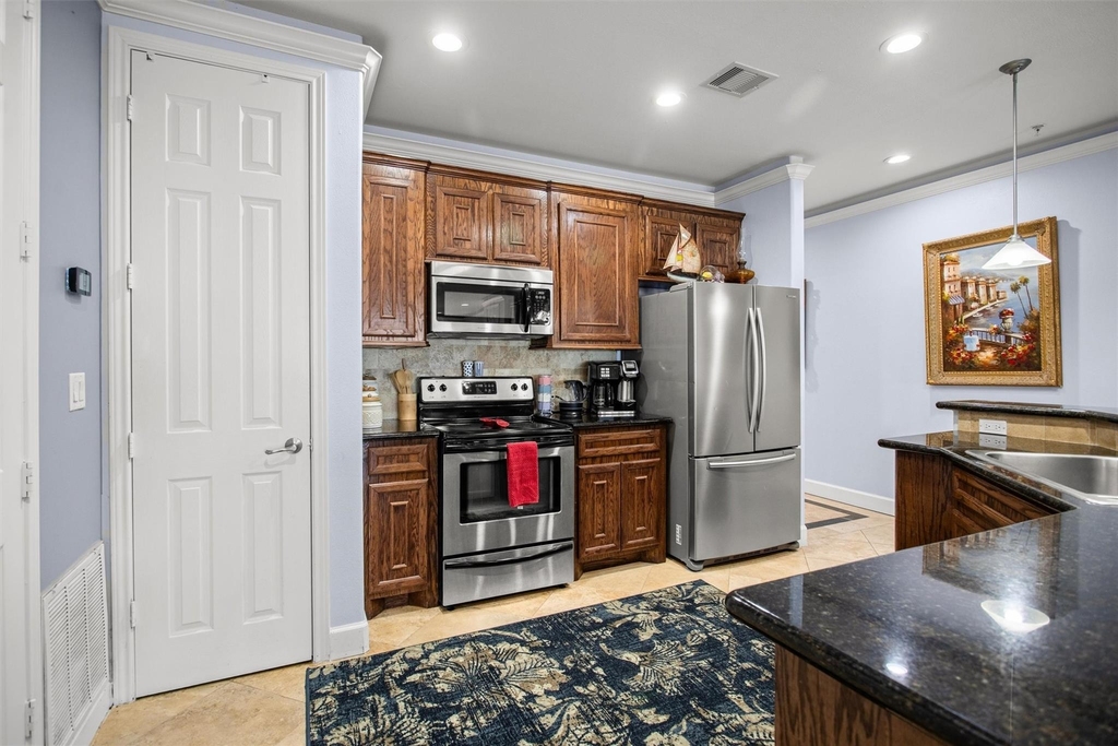 7039 Kingston Cove Lane - Photo 11