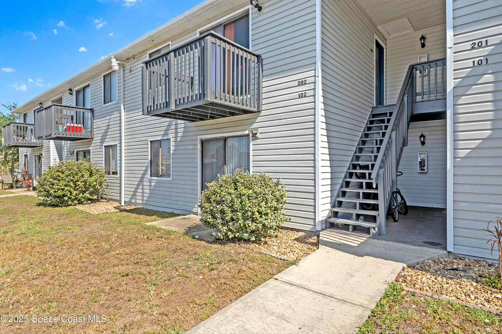 451 Mercury Avenue Se - Photo 0