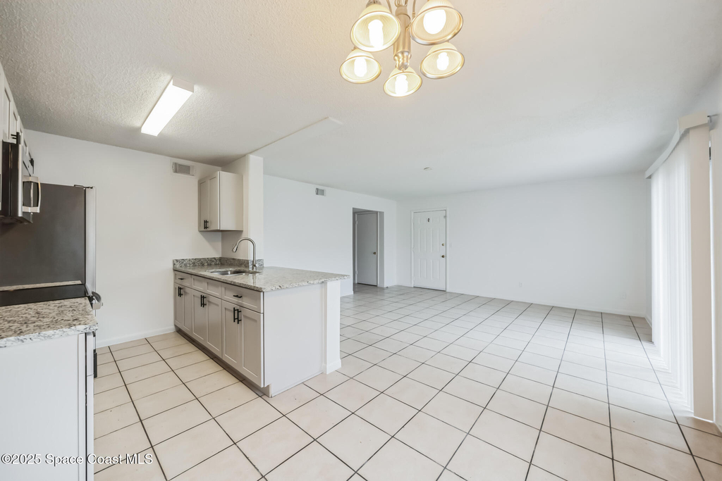 451 Mercury Avenue Se - Photo 5