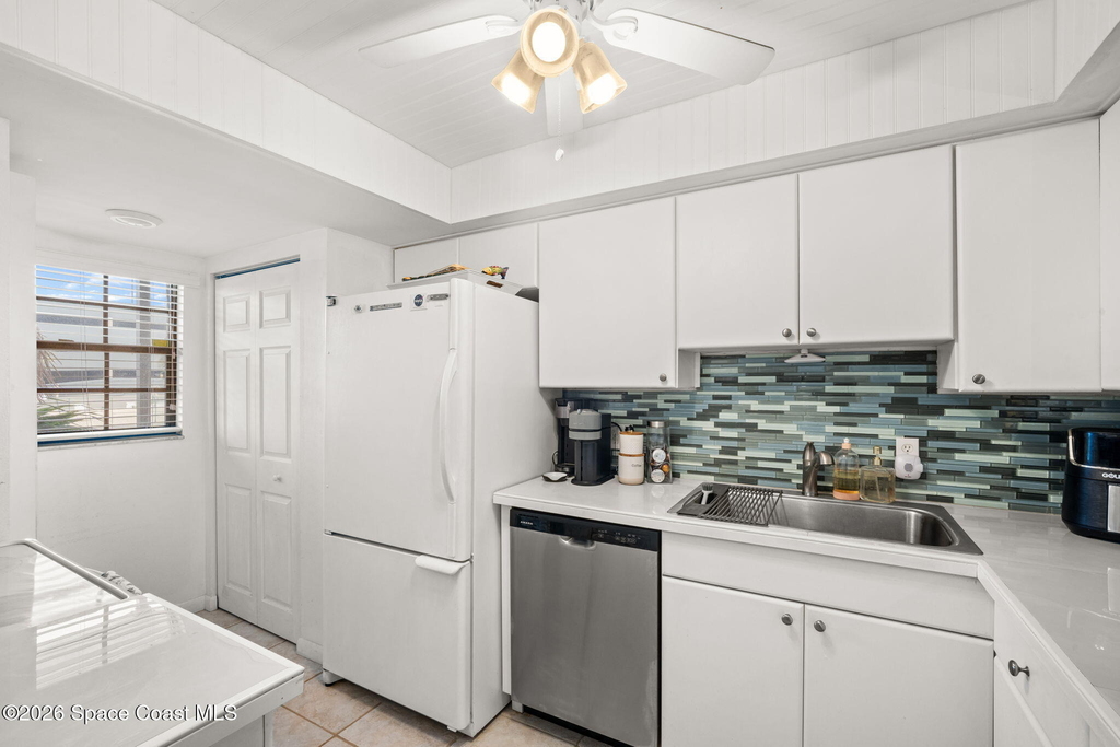 4105 Ocean Beach Boulevard - Photo 2