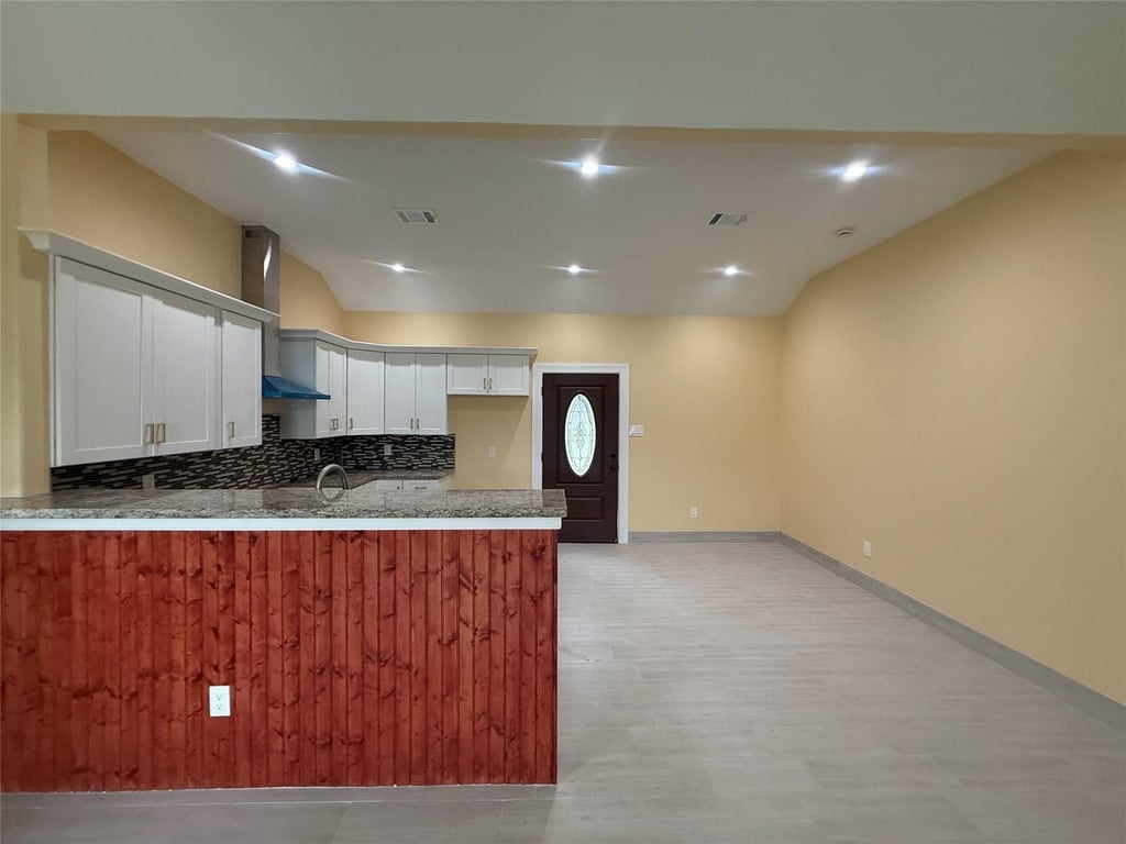 903 Harris Avenue - Photo 3