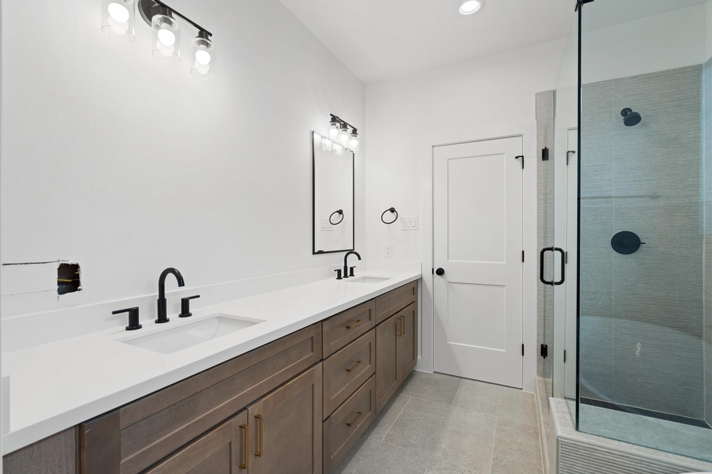 7807 Amelia Road - Photo 13