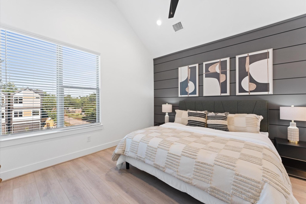 7807 Amelia Road - Photo 11