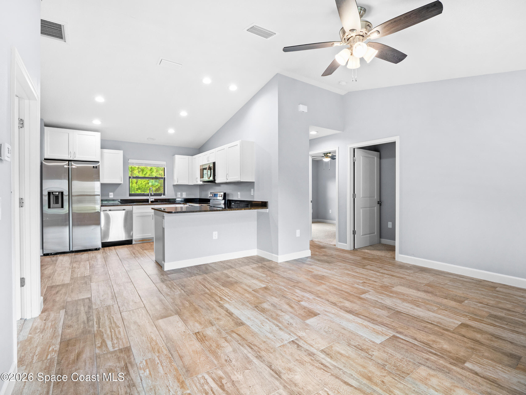 1677 Lizette Street Se - Photo 9