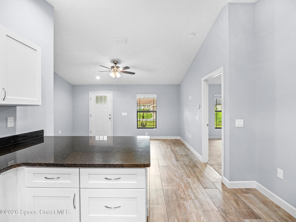 1677 Lizette Street Se - Photo 21