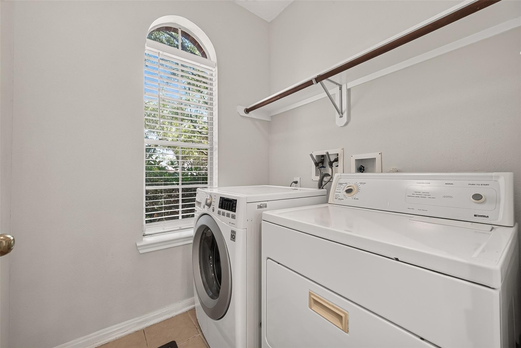 12110 Laurel Court - Photo 19