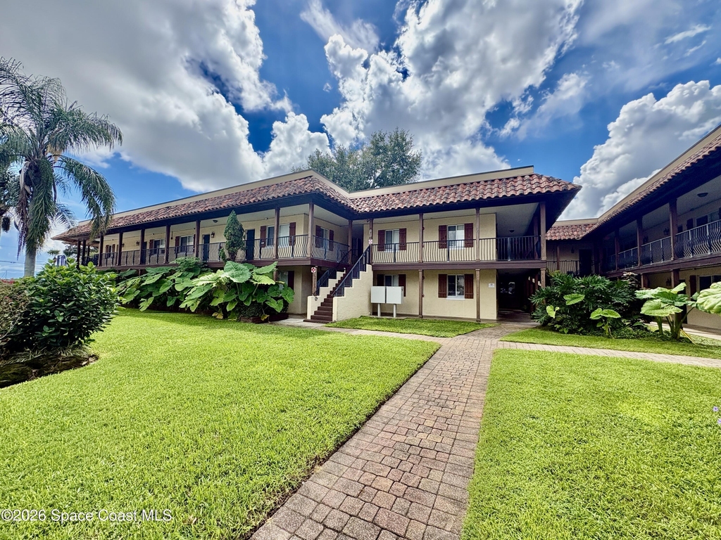 7 Oak Street - Photo 0