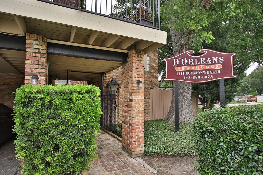1739 Commonwealth Street - Photo 2