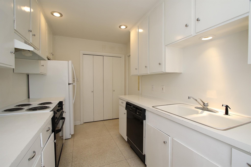 1739 Commonwealth Street - Photo 11