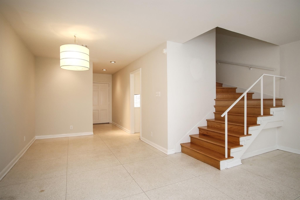 1739 Commonwealth Street - Photo 8