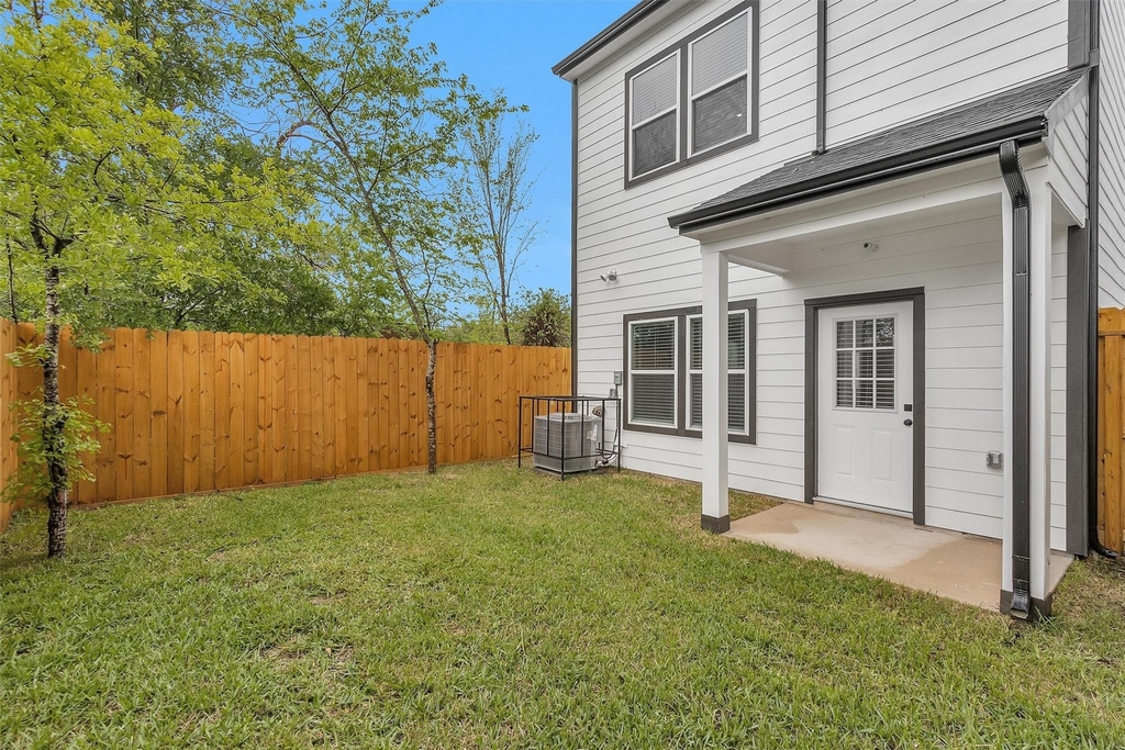 6918 Dumble Street - Photo 4