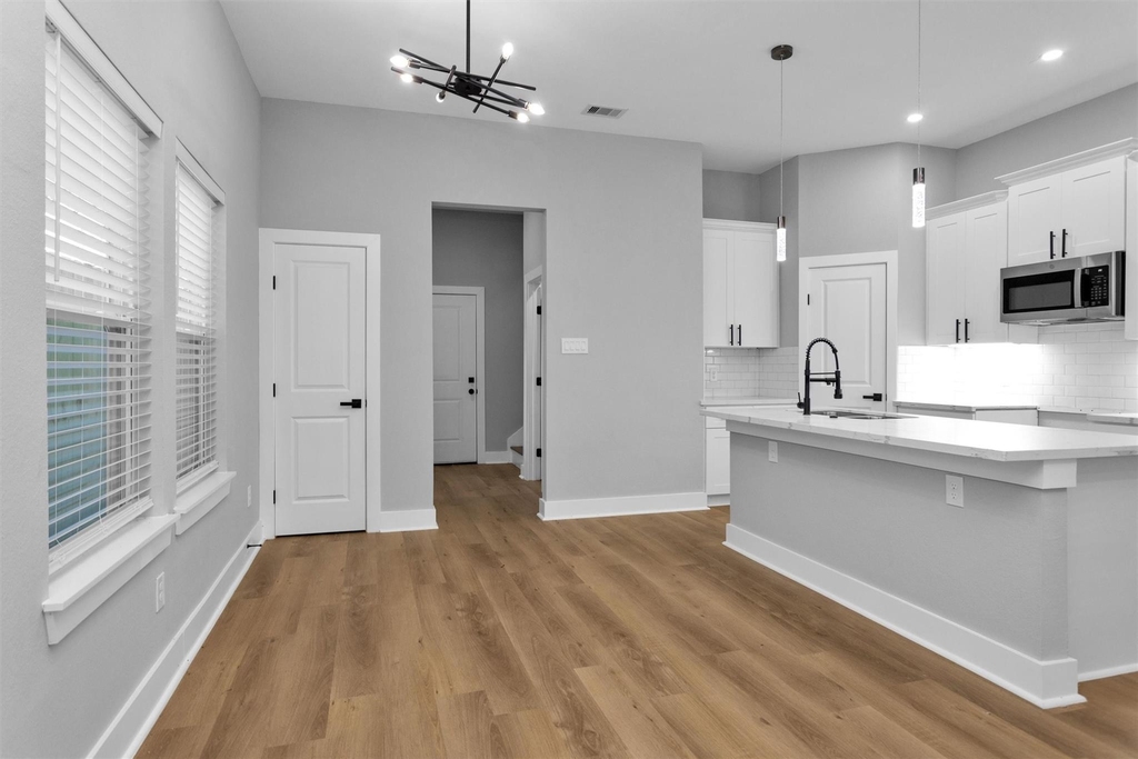 6918 Dumble Street - Photo 9