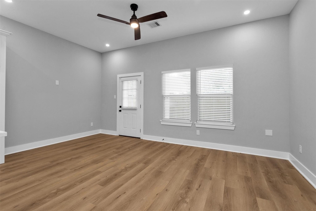 6918 Dumble Street - Photo 11