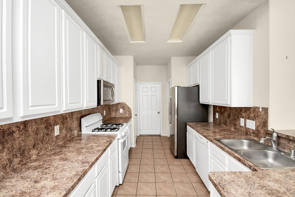 139 Benedict Canyon Loop - Photo 6