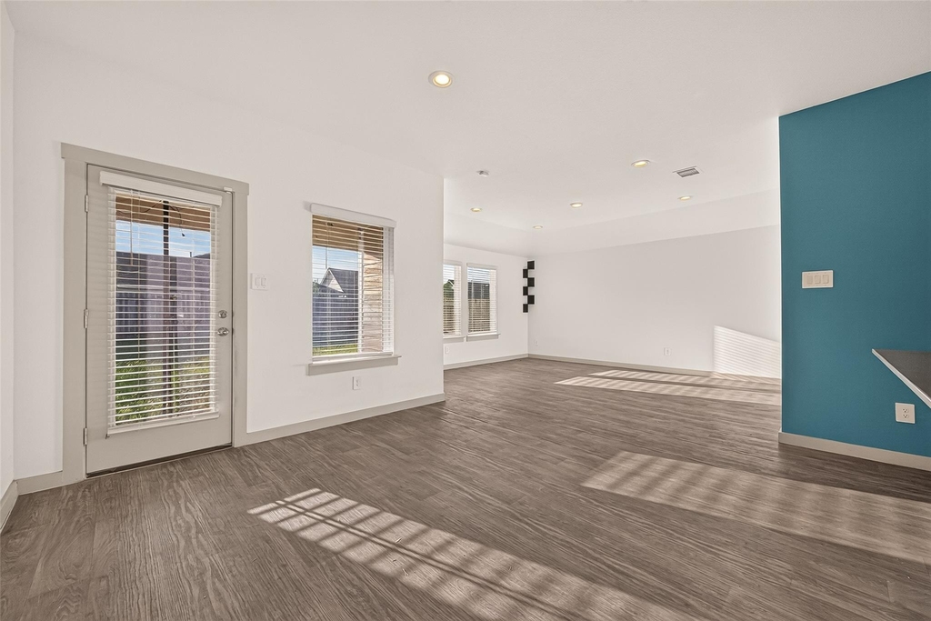 1702 Mountain Echo Drive - Photo 8