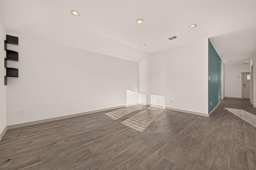 1702 Mountain Echo Drive - Photo 7