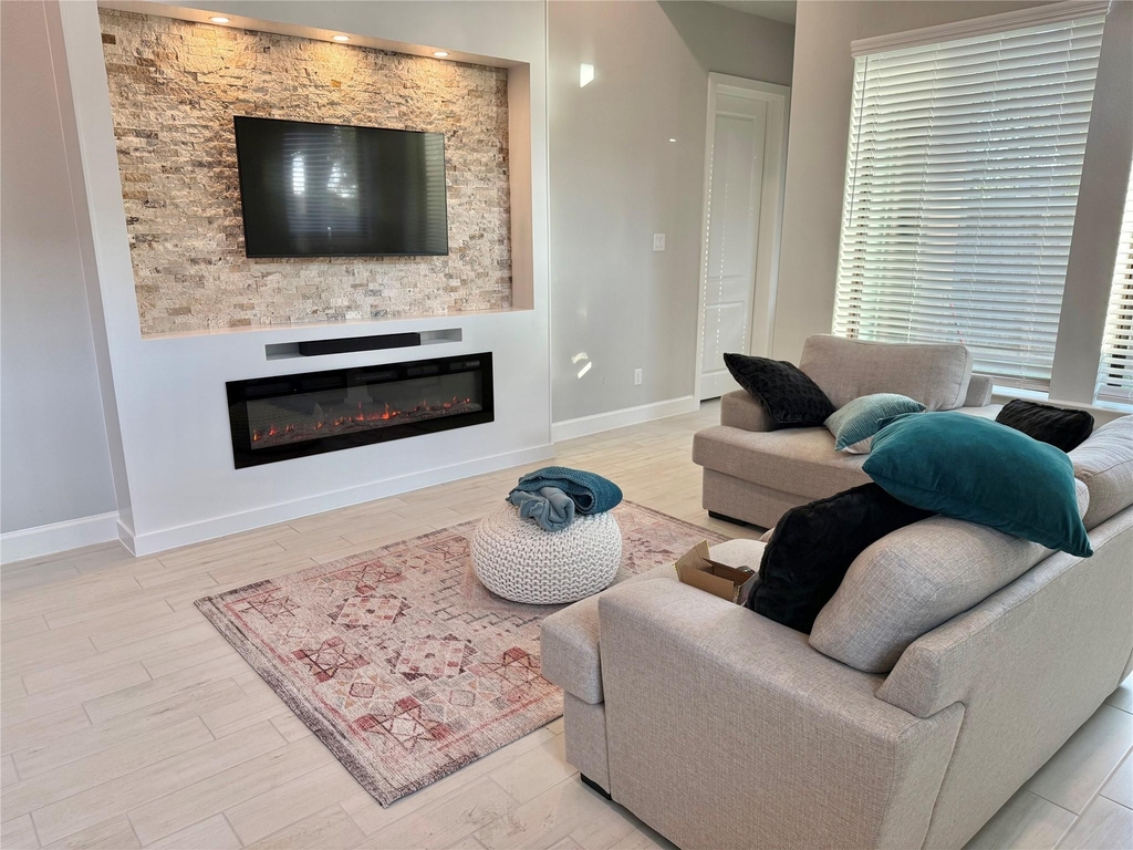 10526 William Park Drive - Photo 2