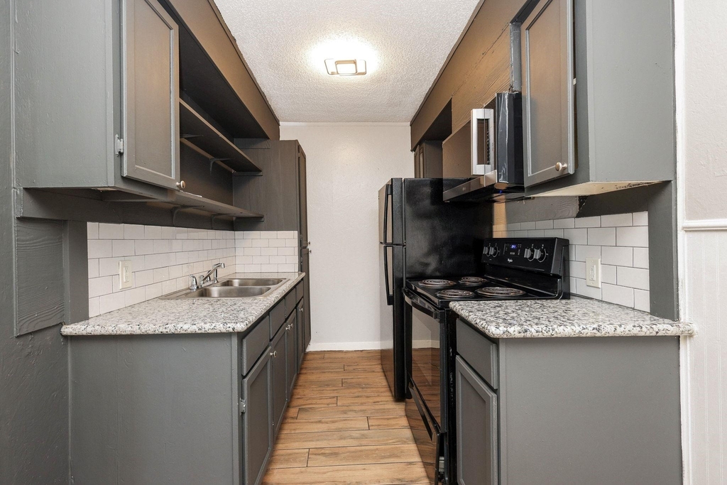 506 N 3rd Street - Photo 8