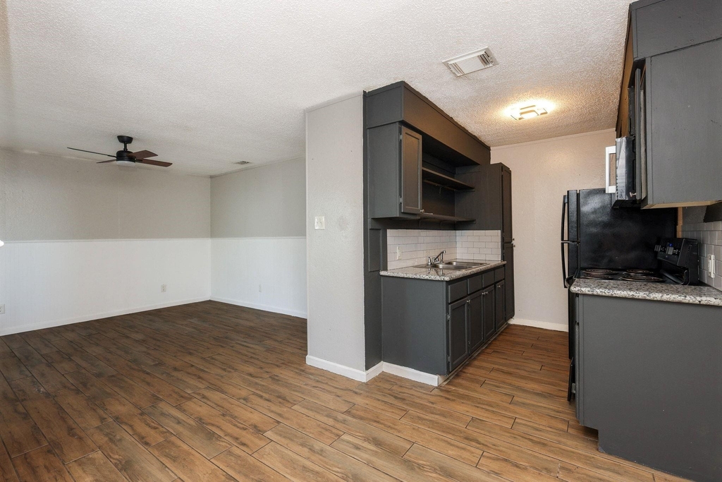 506 N 3rd Street - Photo 7