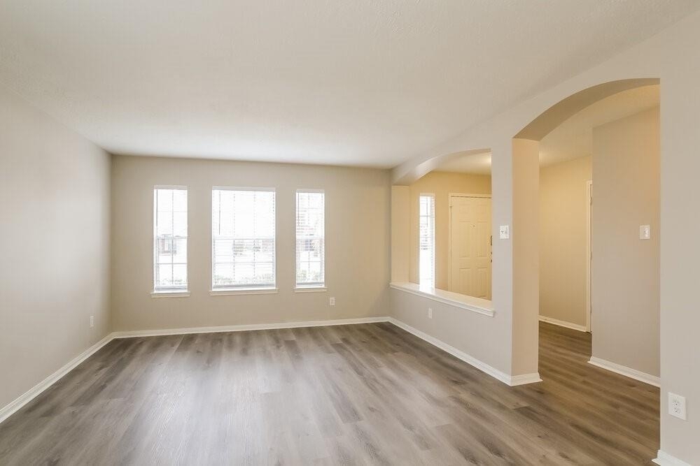 31518 Kingston Village Drive - Photo 6