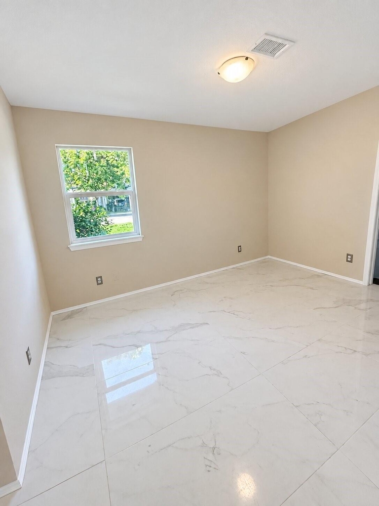 513 W Texas Street - Photo 5
