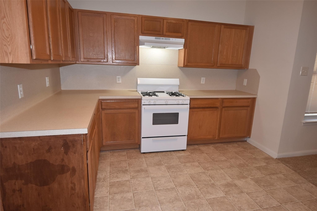 10069 Sharpton Drive - Photo 2