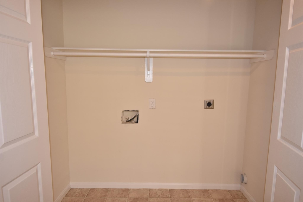 10069 Sharpton Drive - Photo 14