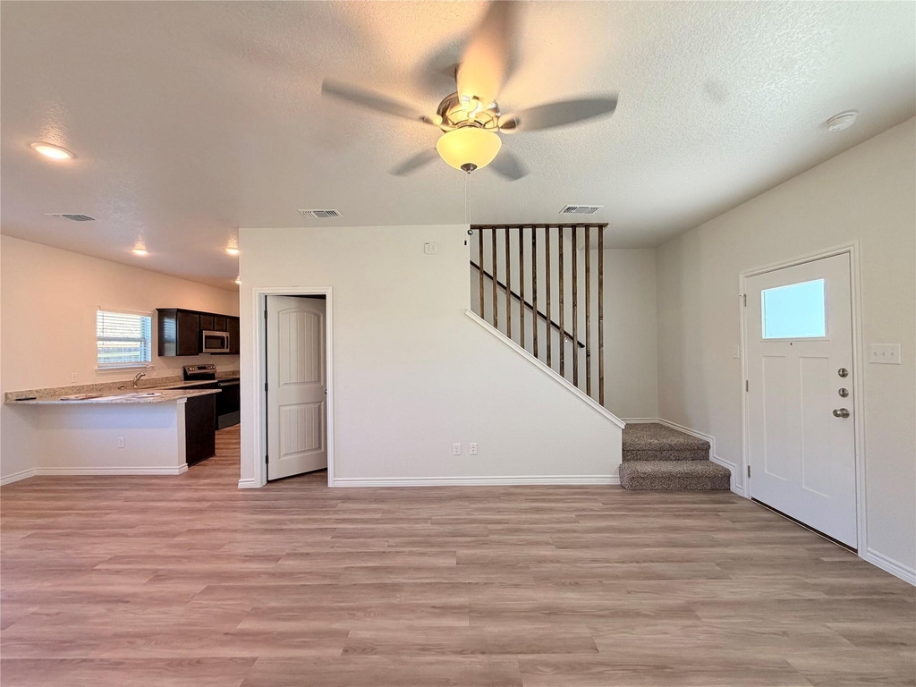 512 Adley Avenue - Photo 0