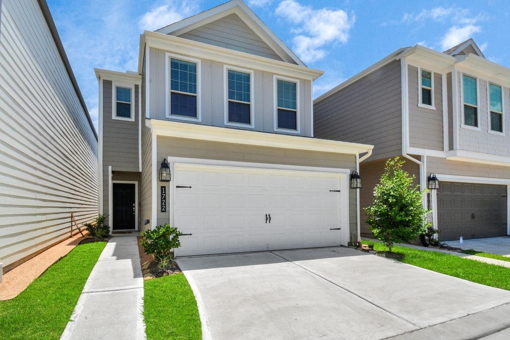 1722 Summerlyn Terrace Drive - Photo 1