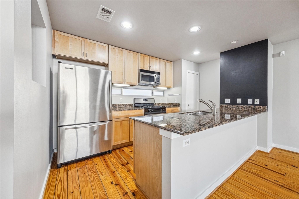 1306 Arthur Street - Photo 4