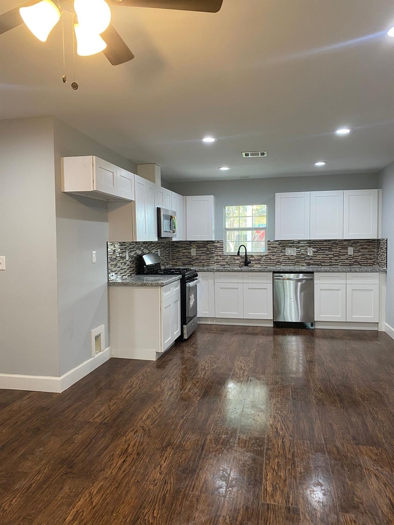 5502 Heron Drive - Photo 4
