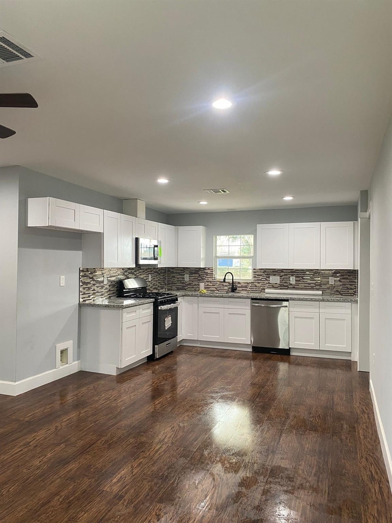 5502 Heron Drive - Photo 2