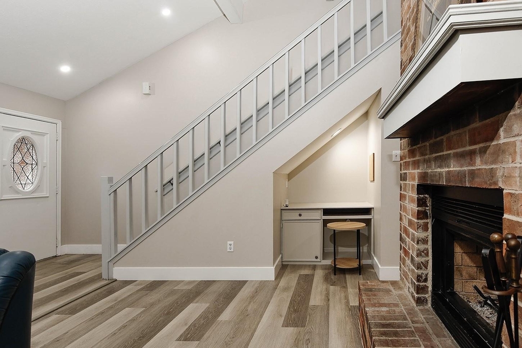 103 N Deerfoot Circle - Photo 4