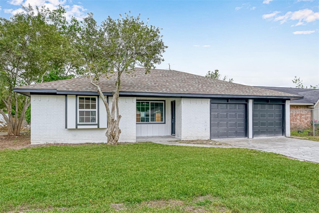 17114 Folsom Drive - Photo 1