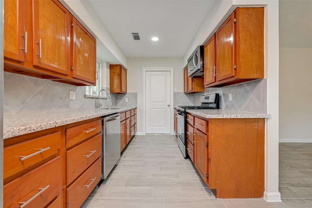 17114 Folsom Drive - Photo 17