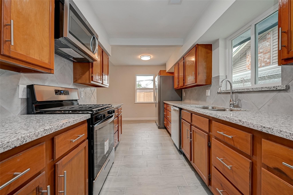17114 Folsom Drive - Photo 20