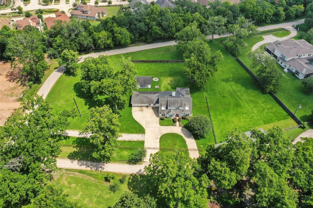 5511 Greentree Drive Drive - Photo 2