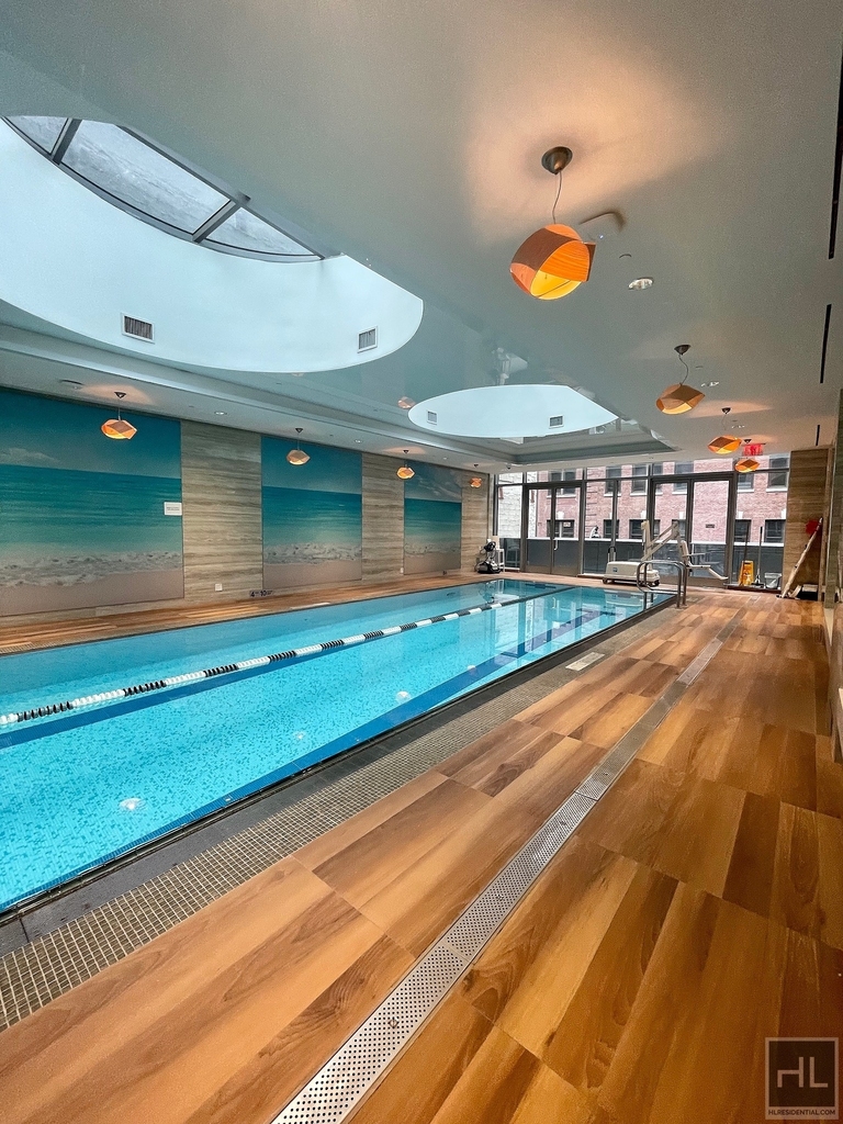 East 44th Street - Photo 11