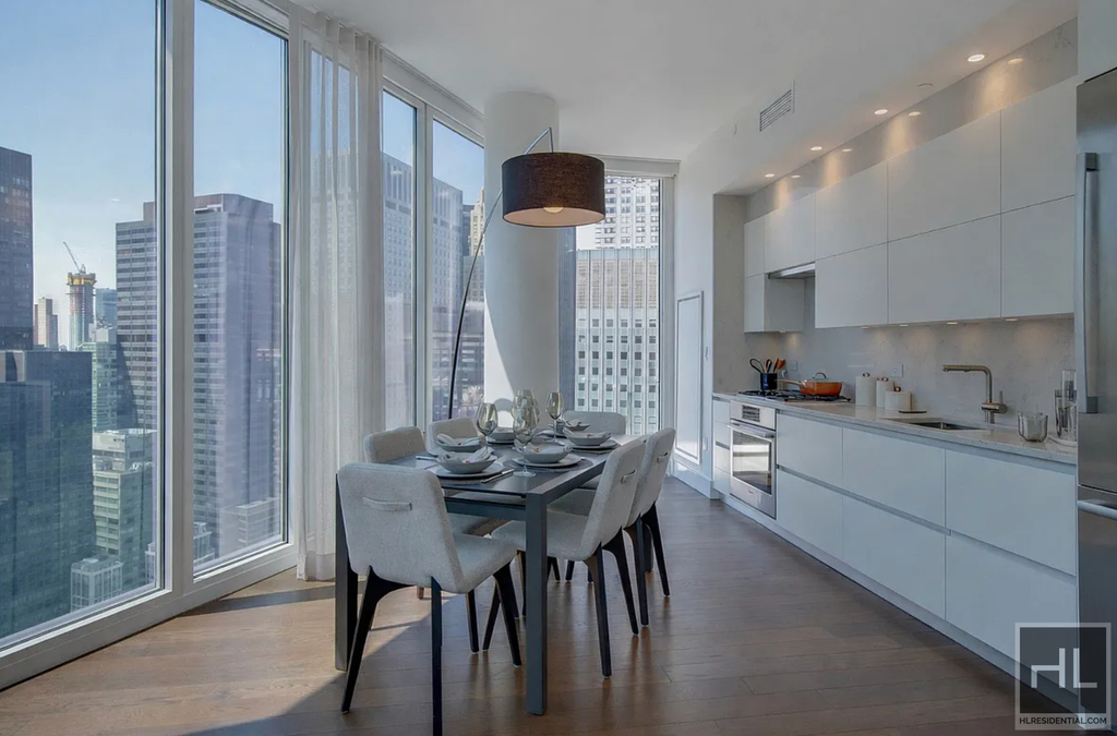East 44th Street - Photo 7