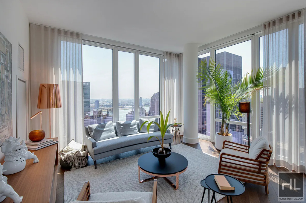 East 44th Street - Photo 1